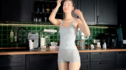 Bella online show from February 28, 6:02 am