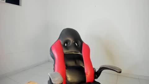 Moonie  online show from November 22, 5:21 am