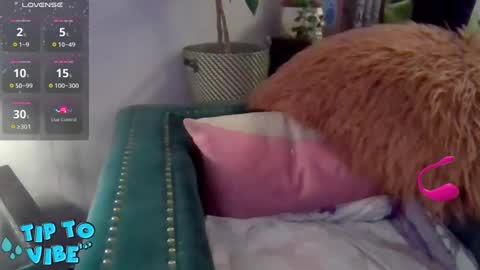 solesticia online show from January 14, 12:22 am