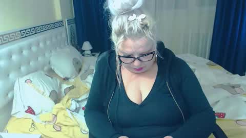 Sonya online show from December 16, 3:43 pm