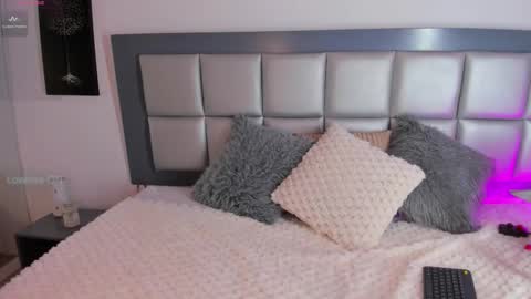 sophi Leone online show from February 26, 12:04 pm