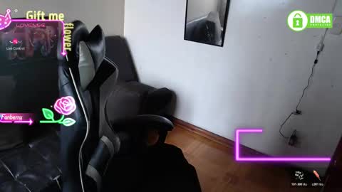 sophiaa_vega_ online show from January 12, 2:00 pm