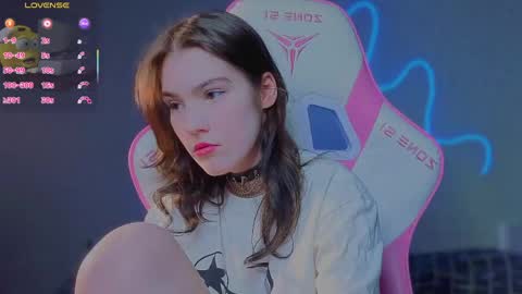 sophie_nomenal_ online show from May 16, 1:52 am