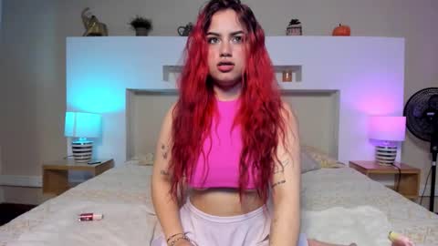 sophie russell  online show from November 29, 4:27 am