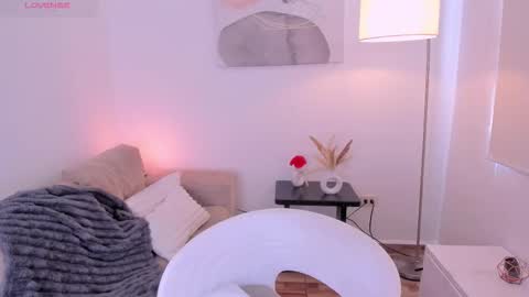 Sophie online show from December 5, 4:08 pm