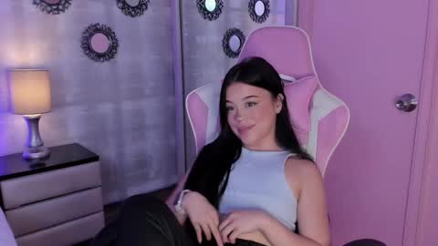 Sophieemonroe online show from December 7, 12:45 pm