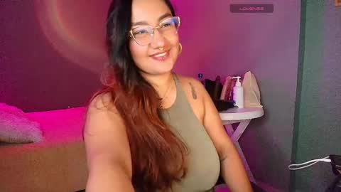 sophiejuicy_ online show from October 9, 8:40 am
