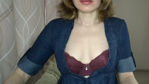 Sophiemisss online show from March 31, 8:47 am