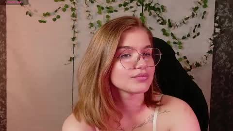 Sophie online show from June 30, 8:41 pm