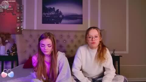 Sophie and my bestie Mandy    online show from November 15, 8:10 pm