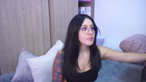 Sophiie online show from December 17, 11:53 pm