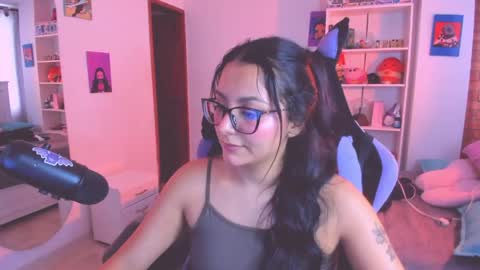 Lili online show from June 4, 4:33 pm