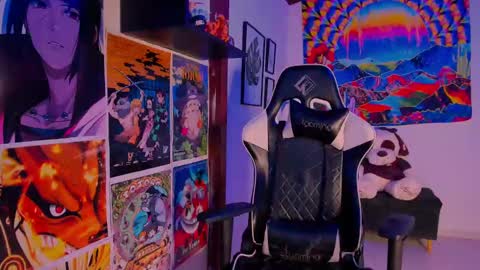 Val online show from December 17, 9:49 pm