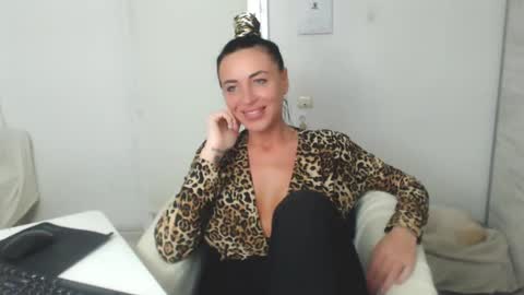 Carla online show from February 18, 5:00 pm