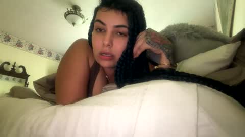 spicymami0333 online show from May 1, 6:00 pm