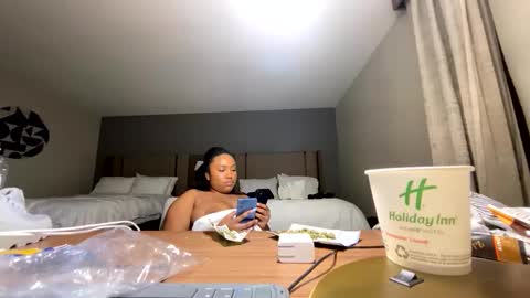 spoilprincesschloee online show from February 15, 2:47 am