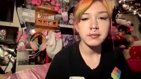 Pixie online show from May 21, 3:21 pm