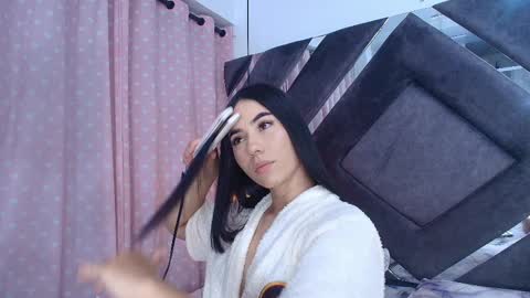 samantha online show from March 8, 7:18 pm