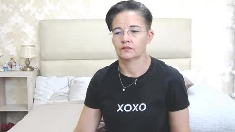 staceydarling online show from September 12, 9:07 am