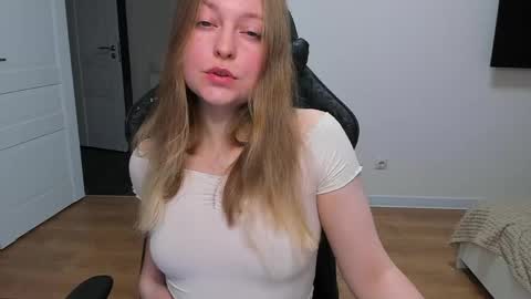 Stacy  online show from April 19, 5:35 pm