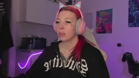 Stacy online show from February 22, 2:07 pm