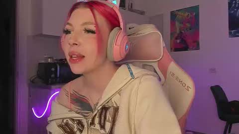 Stacy online show from February 17, 9:47 pm