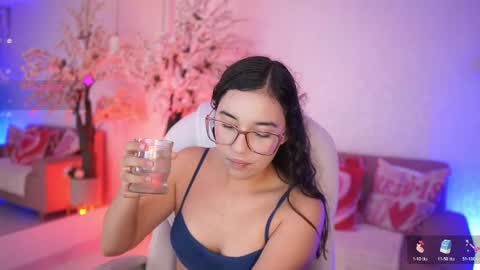 stacycooper_ online show from May 4, 6:44 pm