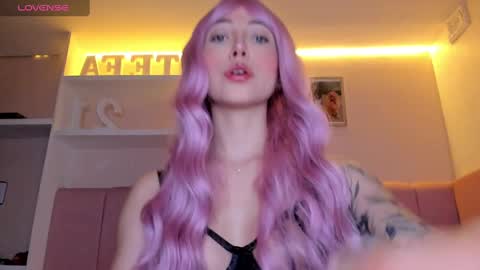 Stefa Gomez  online show from March 7, 11:40 am