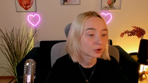 u honny Stephanie online show from December 3, 10:37 am