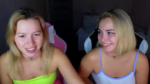 Stefany and Bettany online show from September 25, 3:55 pm
