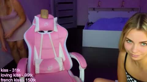 Stefany and Bettany online show from October 4, 2:43 pm