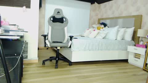 Zuly online show from December 29, 3:44 am