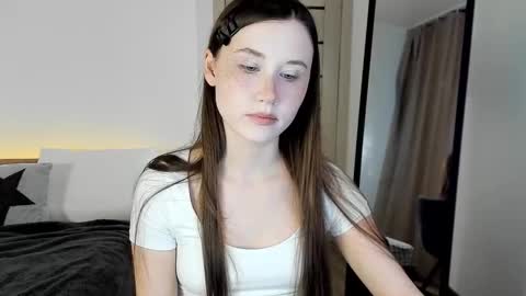 stella_sunny online show from February 14, 2:35 am