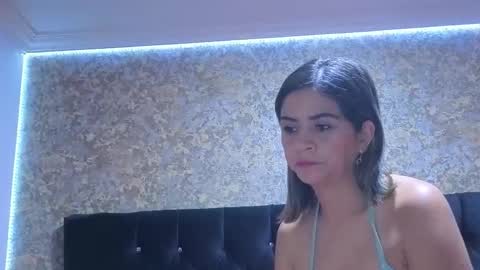 Estella online show from December 21, 12:15 am