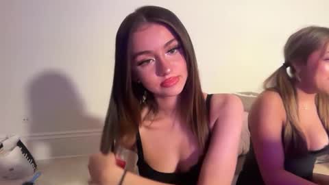 stellapearl online show from September 18, 5:28 am