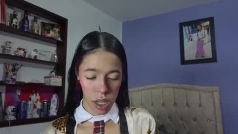 Stephania online show from March 18, 5:07 pm