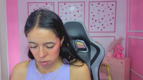 Stephania online show from February 3, 11:59 am