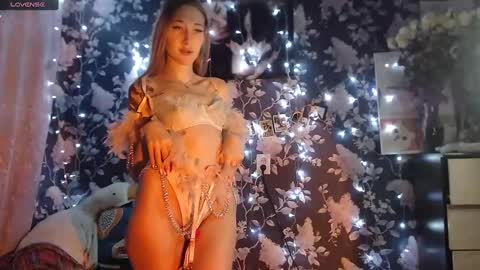 Catalina online show from December 9, 1:07 am