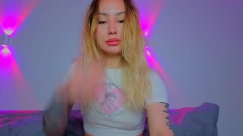 Tati and Lola online show from April 4, 4:44 am