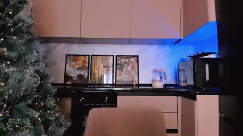 Mary online show from December 16, 5:17 am