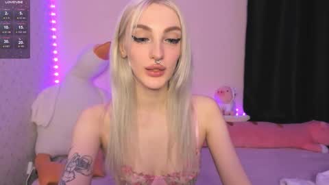 Chloe online show from January 11, 2:22 pm