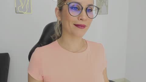 sugar_milff online show from September 13, 2:14 pm