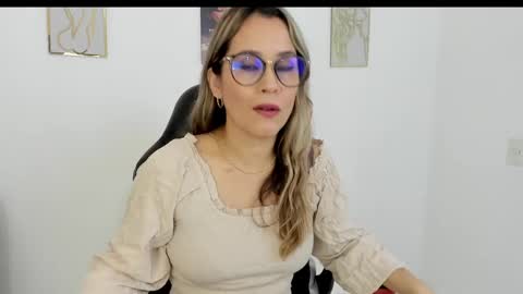 sugar_milff online show from March 11, 1:56 pm