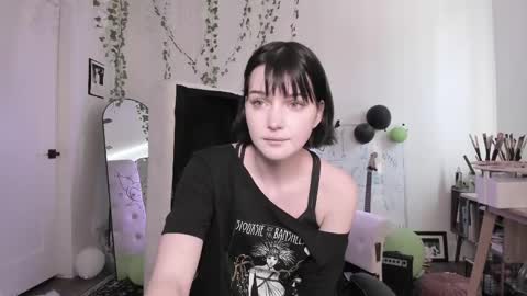 Ella online show from May 29, 5:44 pm