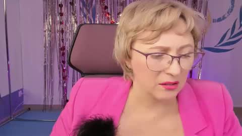 Vivien online show from February 26, 9:12 am