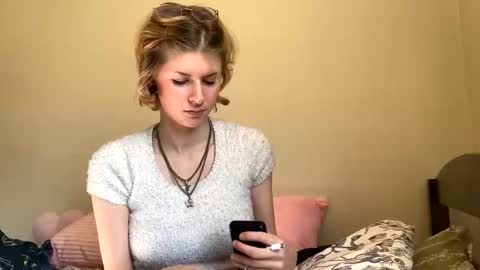 Ophelia online show from December 22, 8:14 pm