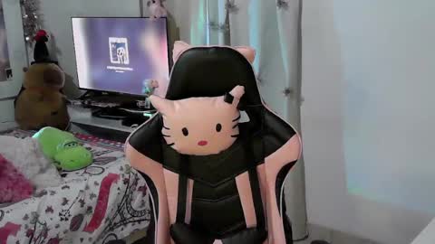 summer 09 online show from April 19, 2:22 am