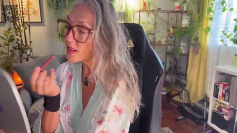 Hi Im Sunnie - Next show Friday August 1 online show from September 9, 5:35 pm