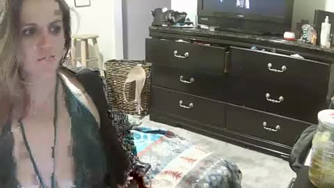 WATCHMEMAKEYOUCUM online show from December 26, 1:40 am