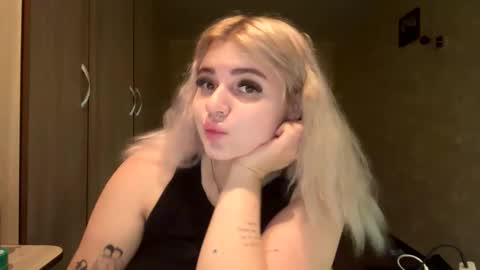 sunshinyflash online show from November 30, 6:23 pm